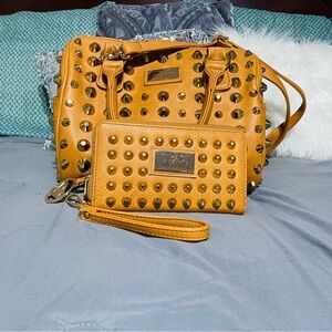 A gorgeous caramel bag with matching wallet